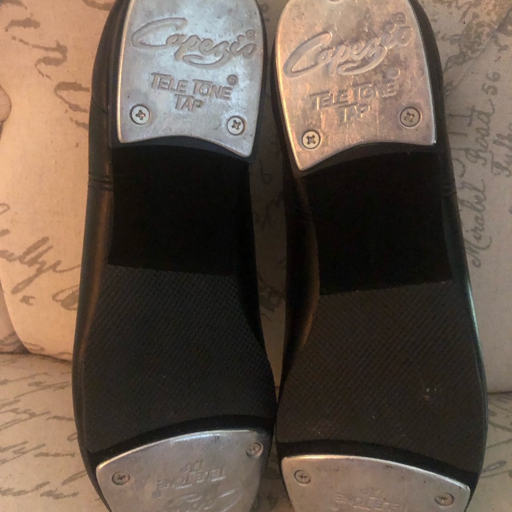 Capezio black Lace-Up Tap Dance Shoes
Size 6 1/2 Great used condition. - Picture 3 of 3